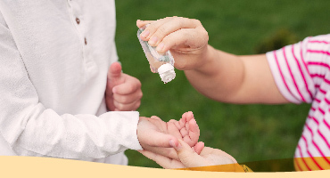 Risks-of-Alcohol-Sanitisers_-Are-They-Safe-for-Kids_Aug-2025_Article-Blog2_Banner-Image_Featured-Image (1)